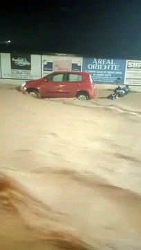 Ruas se transformam em rios em Santa Maria de Itabira