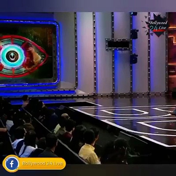 Romantic MOMENTS Between Salman Khan Rani Mukherji | At Big Boss  Publicly Latest Must Watch