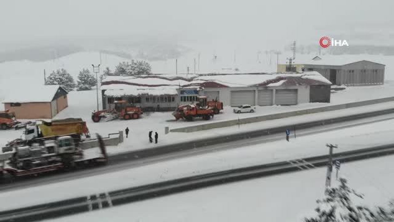 Kar ve tipi ulaşımda aksamalara neden oldu