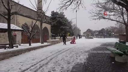 Elazığ'da yılın ilk karı yağdı