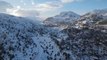 Kar yağışıyla beyaza bürünen Kızıldağ Yaylası'na ziyaretçi ilgisi