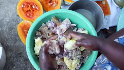 حساء "جومو" نجم موائد الهايتيين في رأس السنة ورمز انعتاقهم من العبودية