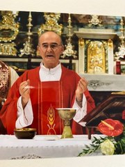 Casorate Primo, i fedeli contro il parroco dell'omelia no vax