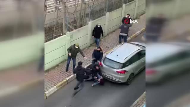 Son dakika haber: Bakırköy'de 'yol verme' kavgası cep telefonu kamerasına yansıdı