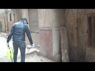 بـ8 أصدقاء.. مبادرة من شباب المطرية لتعقيم منطقتهم ضد كورونا