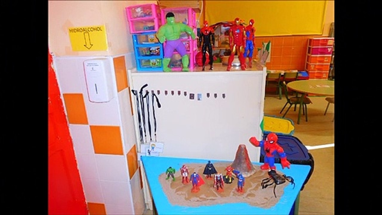 NUESTROS SUPERHÉROES
