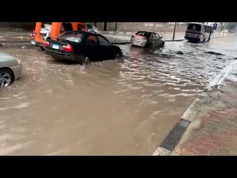 الأمطار تغرق شوارع وسط البلد
