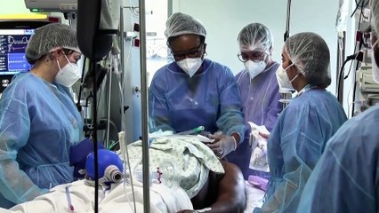 أوميكرون يغزو العالم.. ميسي يعلن إصابته ومظاهرات في هولندا ضد الإجراءات الاحترازية