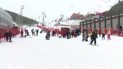 PALANDÖKEN YENİ YILIN İLK HAFTA SONU DOLUP TAŞTI