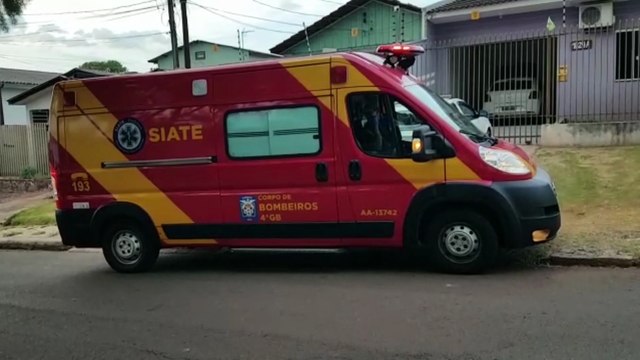 Idoso fere o braço ao sofrer queda em casa e precisa dos cuidados do Siate no Alto Alegre
