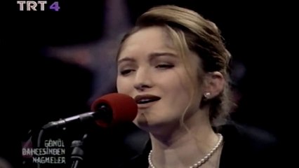 Çiğdem Yarkın / Yeşil gözlerini ufkuma ger ki