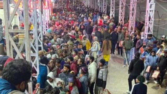 Who is responsible for the stampede in Vaishno Devi?