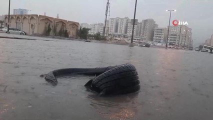 Kuveyt'te şiddetli yağışlar sele neden oldu