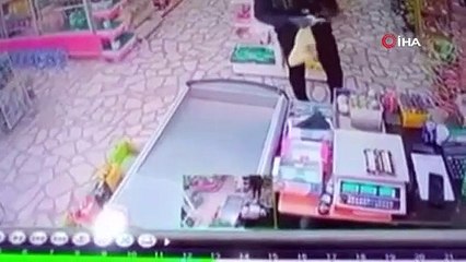 Market sahibi bakakaldı! Böyle hırsızlık ne görüldü ne duyuldu!