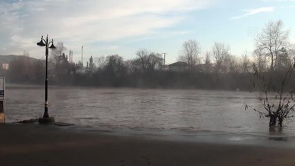 Sağanak ve eriyen kar taşkına neden oldu