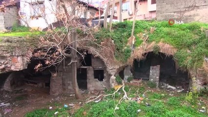 Roma döneminin su sarnıcı çarpık yapılaşmanın, kökleri ise apartmanların altında