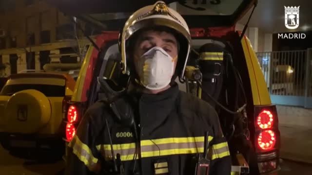 Un incendio en un garaje de Madrid afecta a 35 coches