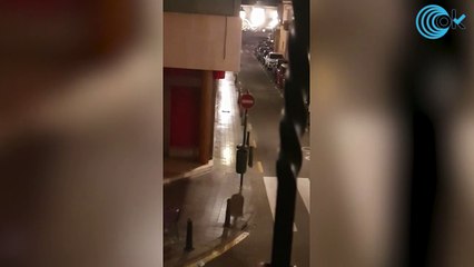 Un ladrón de una farmacia de Valencia casi cae en una alcantarilla por el mal estado de la acera