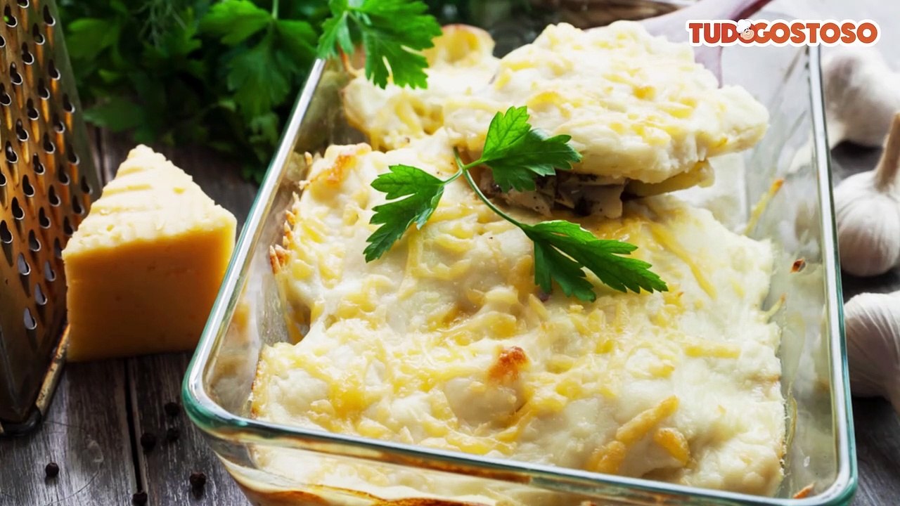 Bacalhau com batatas e molho branco