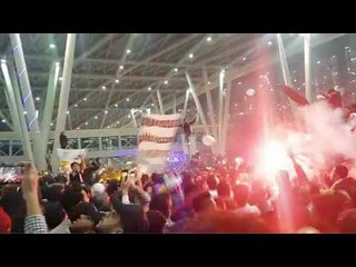 وصلة شتايم للأهلي من جمهور الزمالك لحظة وصول بعثة الأبيض