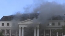 Kompleks Parlemen Afrika Selatan Kebakaran