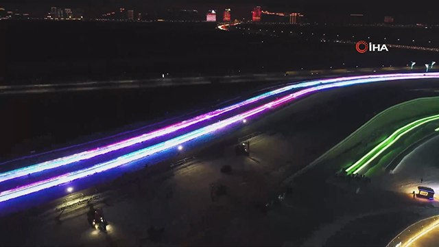 Çin’de 423 metre uzunluğundaki buz kaydırağına büyük ilgi