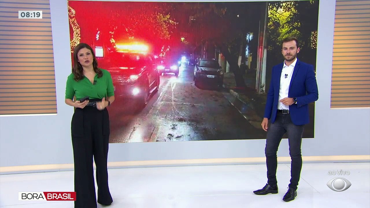 Em nota oficial, o Palácio do Planalto afirma que o presidente Jair Bolsonaro passa bem e confirma a internação após um "desconforto abdominal". Mais detalhes serão divulgados posteriormente, após atualização do boletim médico.