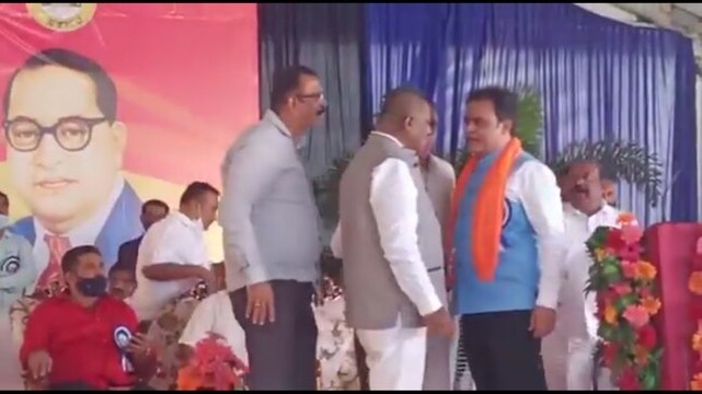 K’taka minister CN Ashwathnarayan, Congress MP DK Suresh get into argument on stage in Ramanagara