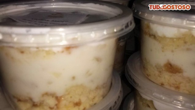 Bolo de pote (creme com abacaxi e com morango)