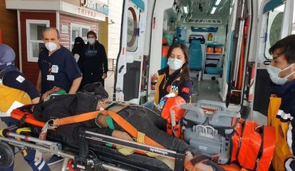 ÖZEL HALK OTOBÜSÜYLE ÇARPIŞAN MOTOSİKLETLİ ÖMER KURTARILAMADI