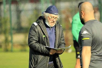 Mustafa Reşit Akçay: "Orta sahaya en az iki oyuncu takviyesi yapmak istiyoruz"