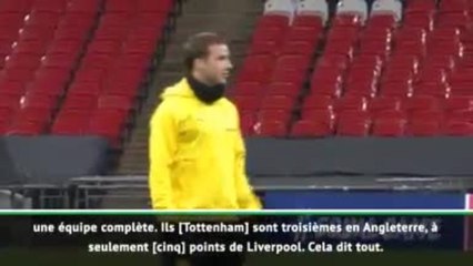 8es - Favre : "Tout le monde doit donner un coup de main"