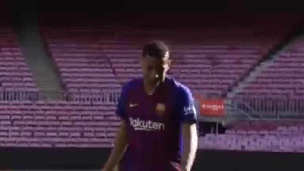 Barcelone - Todibo présenté au Camp Nou