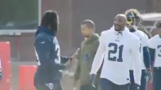 Superbowl LIII - Les Patriots et les Rams à l'entraînement