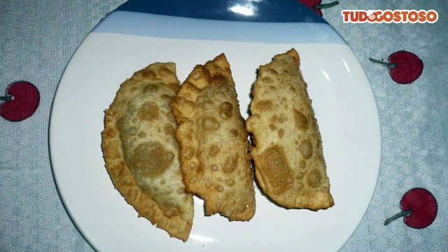 Massa caseira para pastel