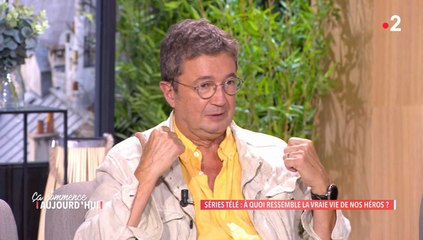 Frédéric Bouraly (Scènes de ménages) révèle "le luxe extraordinaire" que lui offrent les producteurs de la série