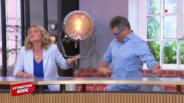 Affaire conclue : Julien Cohen se vante d'avoir des abdos en acier sous les vannes de ses camarades