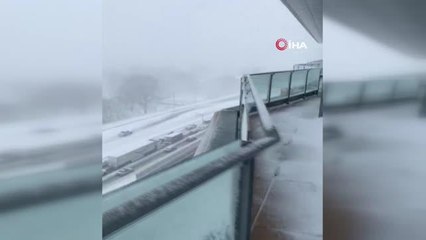 Washington DC'ye yılın ilk karı düştüBeyaz Saray dahil birçok federal kurum günlük basın toplantılarını iptal etti