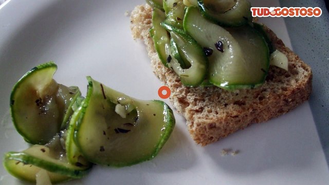 Antepasto de abobrinha italiana