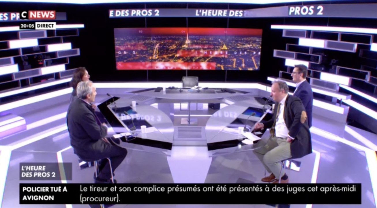 Pascal Praud ne sait pas qu'il est à l'antenne et fait une imitation de Jacques Chirac !