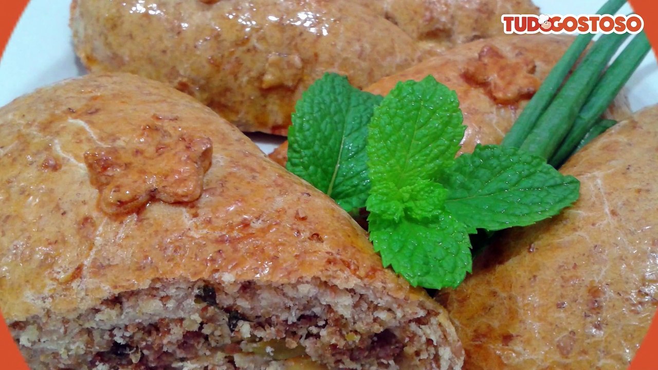 Pastel de farinha integral assado