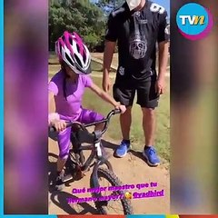 Vadhir Derbez enseñó a su hermana Aitana a andar en bici