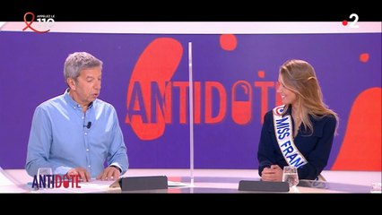 Cette plaisanterie un peu lourde de Michel Cymes à laquelle Amandine Petit n'a pas pu échapper