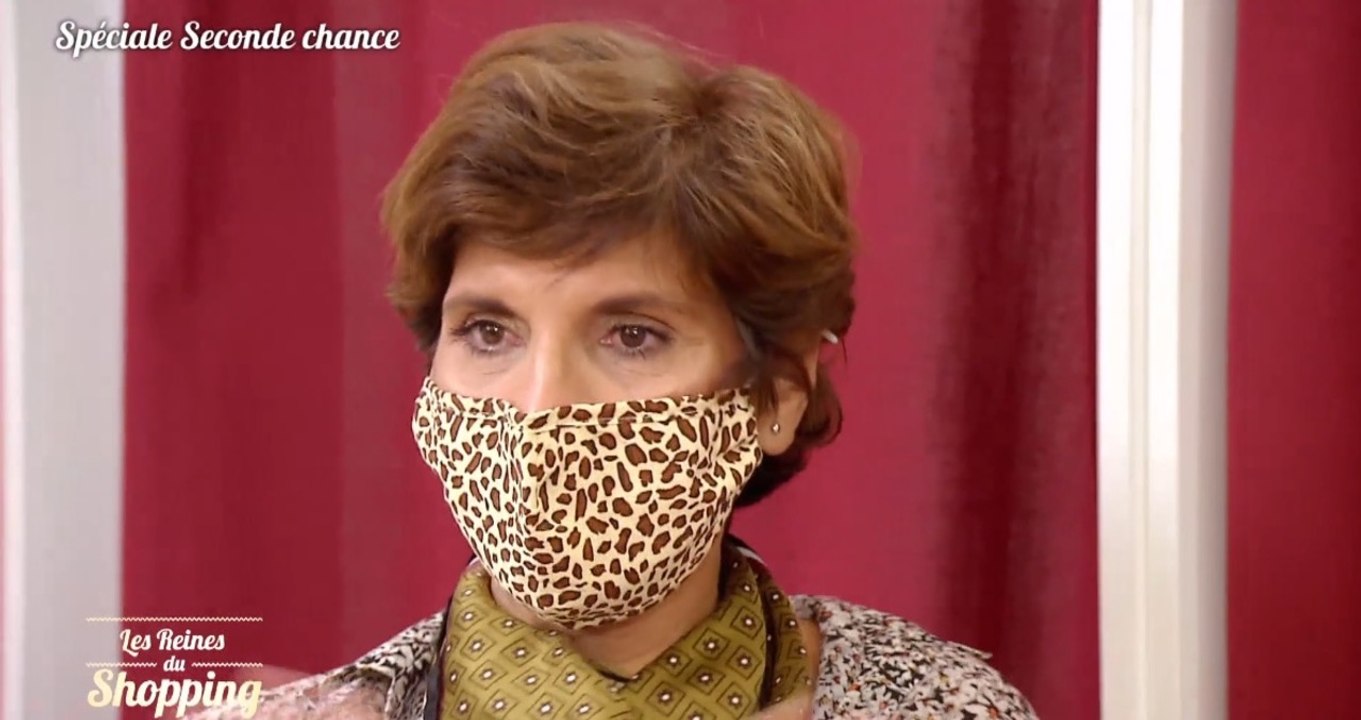 "Je suis émue" : cette candidate des Reines du shopping en larmes en plein essayage