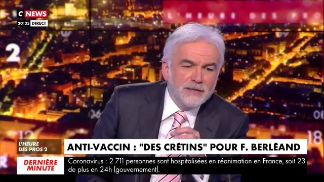 Le crétin, c'est lui ! : deux chroniqueurs de L'heure des pros flinguent François Berléand et ses propos sur les anti-vaccins