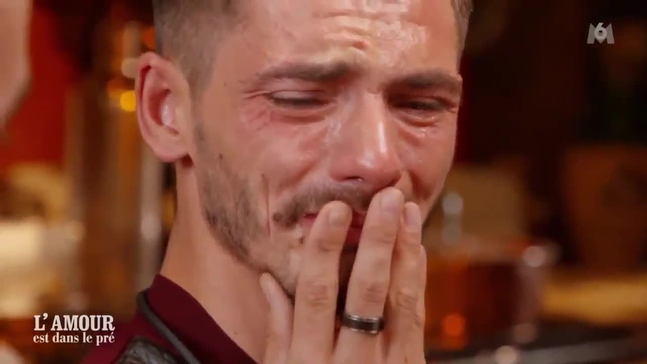 L'amour est dans le pré   la demande en mariage de Mathieu et les larmes d'Alexandre font fondre la Toile