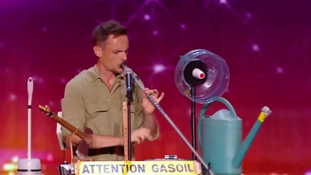 C'est un génie ! Découvrez la prestation improbable de ce candidat d'Incroyable Talent qui impressionne le jury