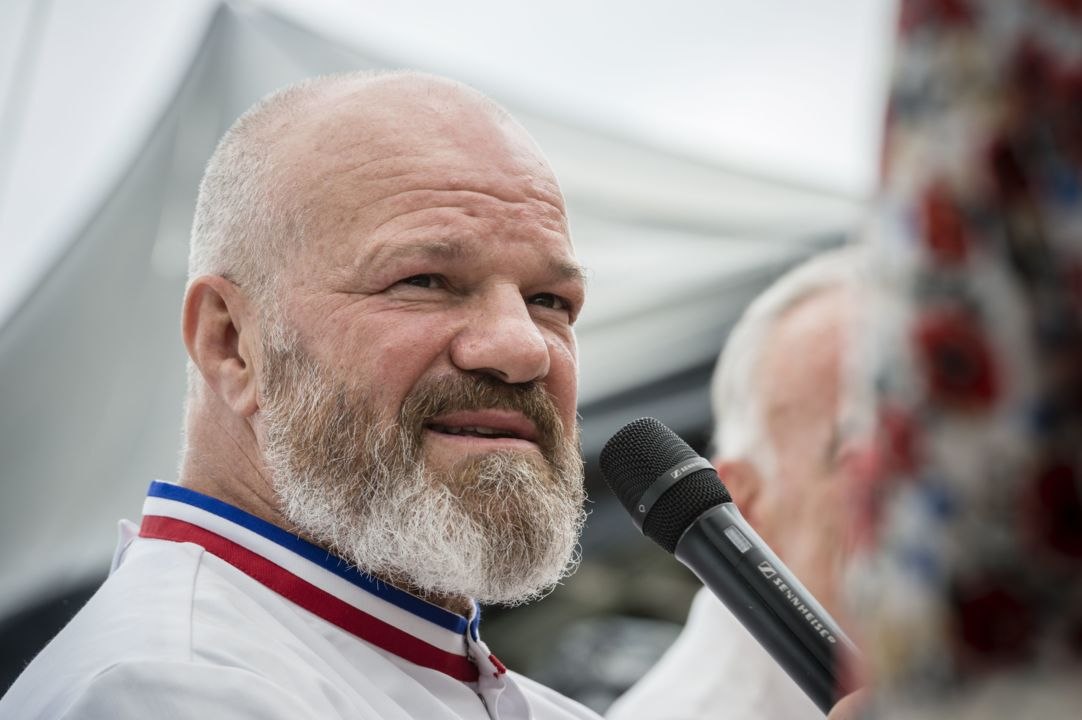 Philippe Etchebest assure ne pas être à l'abri d'une fermeture de son restaurant : "Je ne vais pas me contenter de mourir le dernier"