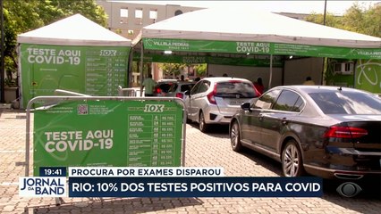 Descargar video: A procura por testes de covid disparou em várias cidades. No Rio de Janeiro, os resultados positivos aumentaram 16 vezes em duas semanas. #BandJornalismo