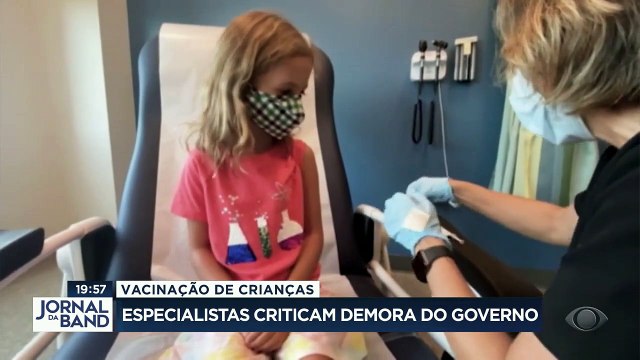 O ministro da Saúde afirmou hoje que as doses para a vacinação de crianças começam a chegar na segunda quinzena de janeiro.